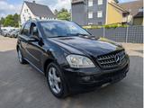 Mercedes-Benz ML 320 CDI Sport Paket*Navi*AHK*3,5T*Xenon* - schwarze Mercedes-Benz ML 320
