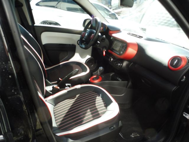 Renault Twingo Techno Electric, 8-fach bereift