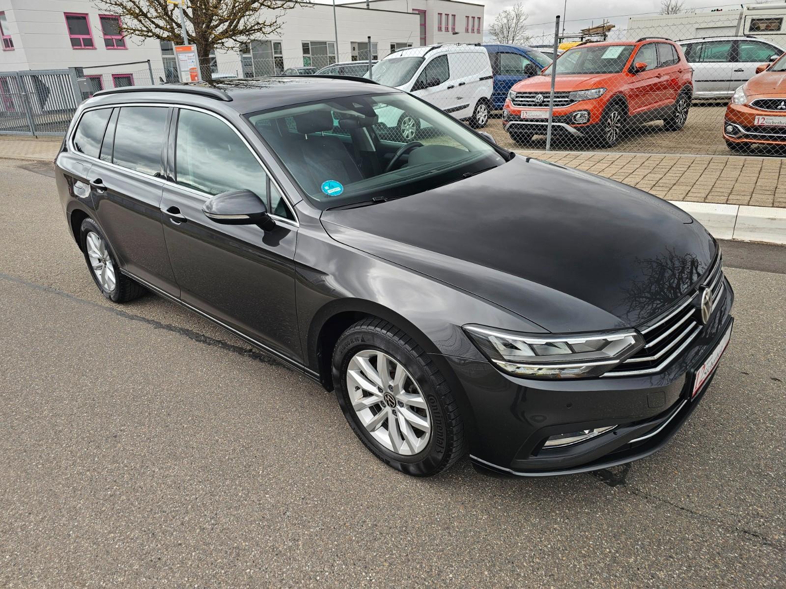 Volkswagen Passat Variant AHK*ACC*NAV*SHZG*SPUR*PDC*CarPlay