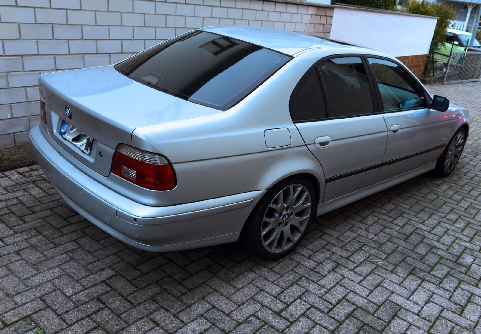 BMW 520i -