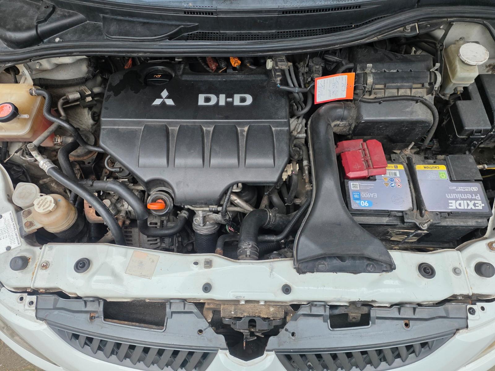 Mitsubishi Grandis 2008 — photo 15