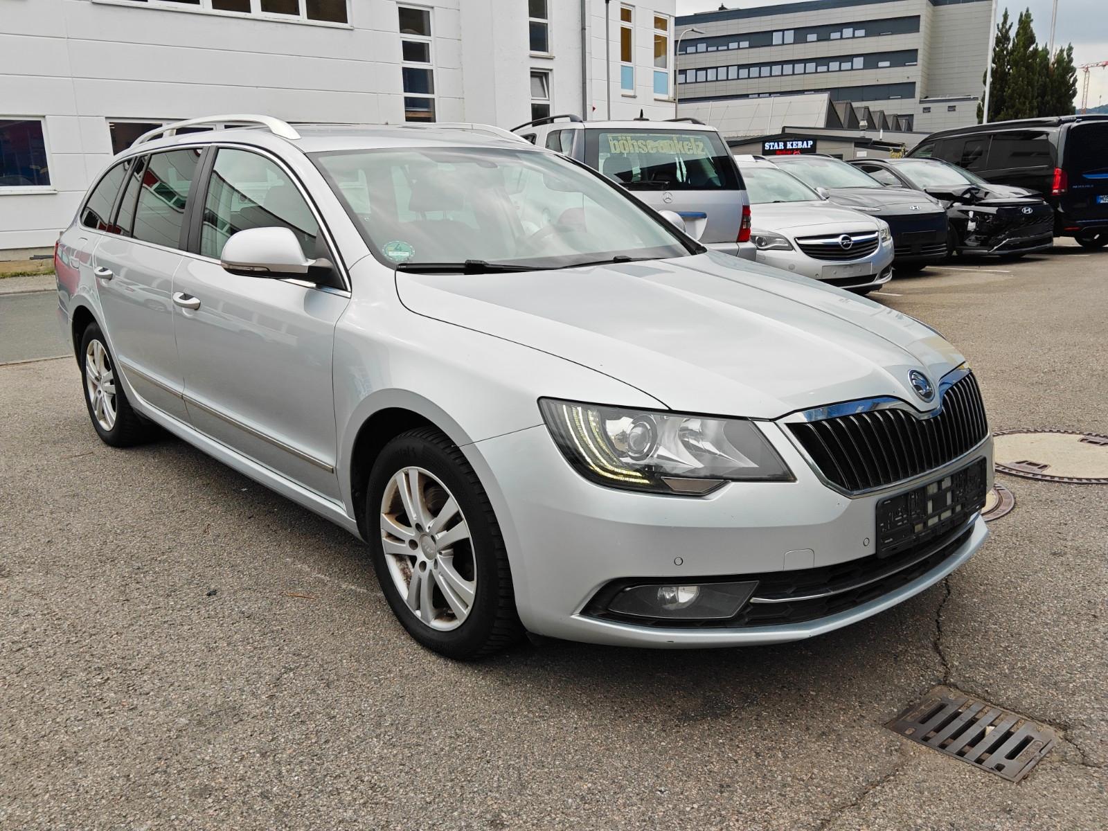 Skoda Superb 2014 — rear view