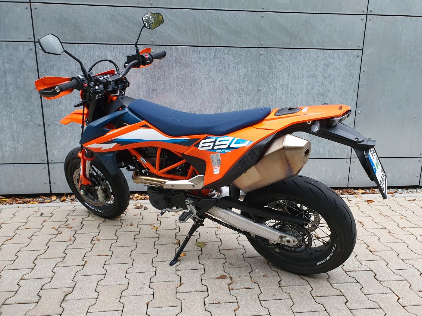 Fahrzeugabbildung KTM 690 SMC-R 2024