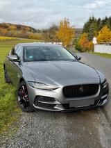 Jaguar XE P300 S AWD S - Jaguar: X300