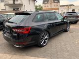 Skoda Superb Combi 2.0 TDi Sportline Panoramadach - Skoda Superb in Krefeld