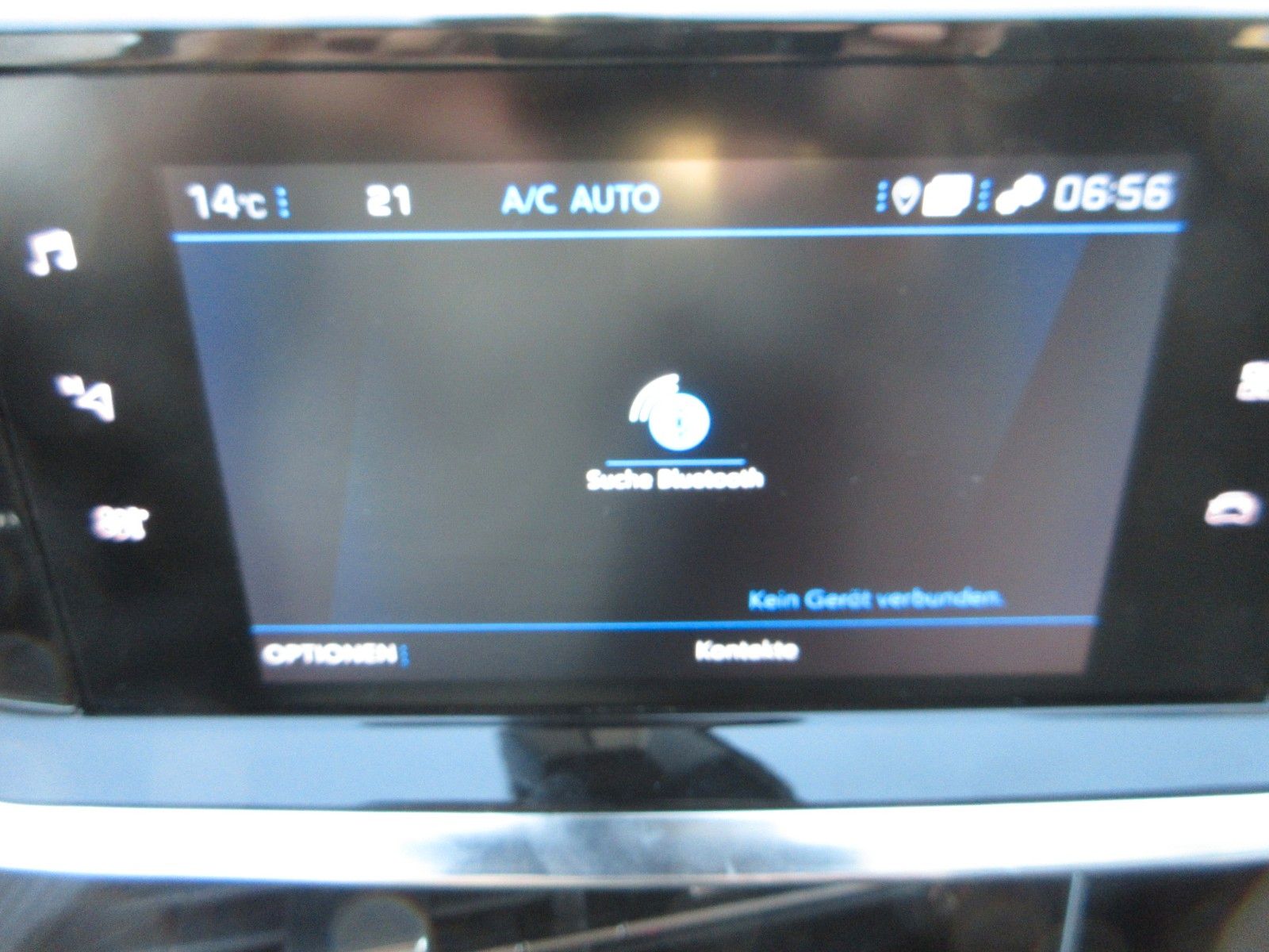 Fahrzeugabbildung Peugeot 2008 Allure 1.2T LED/NAVI/PDC/R´CAM/ALU