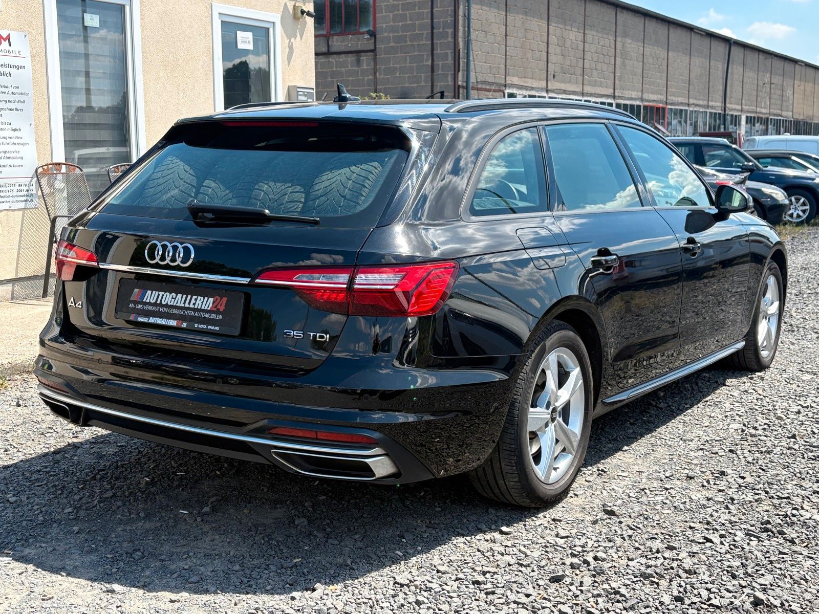 Fahrzeugabbildung Audi A4 Avant 35 TDI advanced Aut Navi LED AHK Kamera