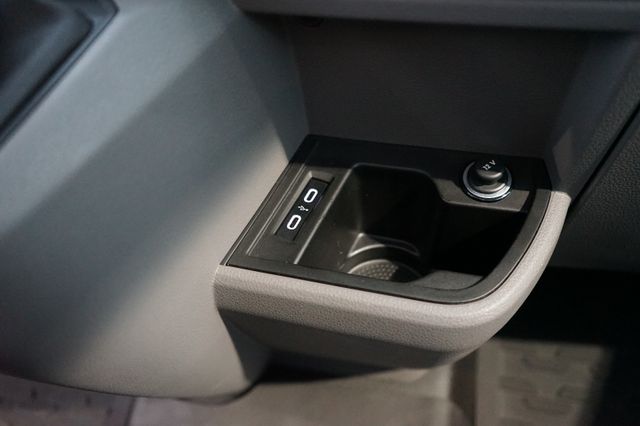 Volkswagen T6 Kombi | Kamera | ACC | App | Alu | 9-Sitzer