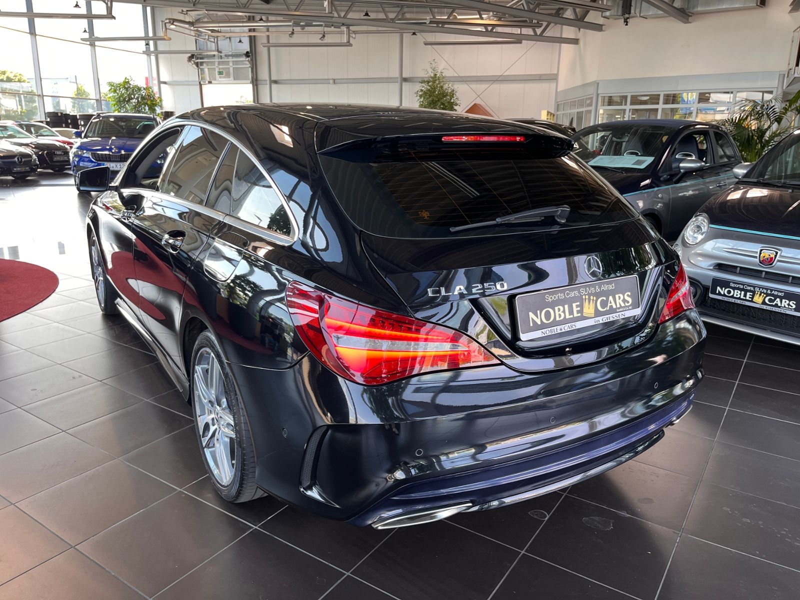 Fahrzeugabbildung Mercedes-Benz CLA 250 Shooting Brake AMG Line ACC LED