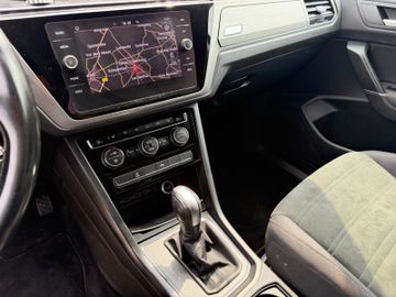 Volkswagen Touran - 11