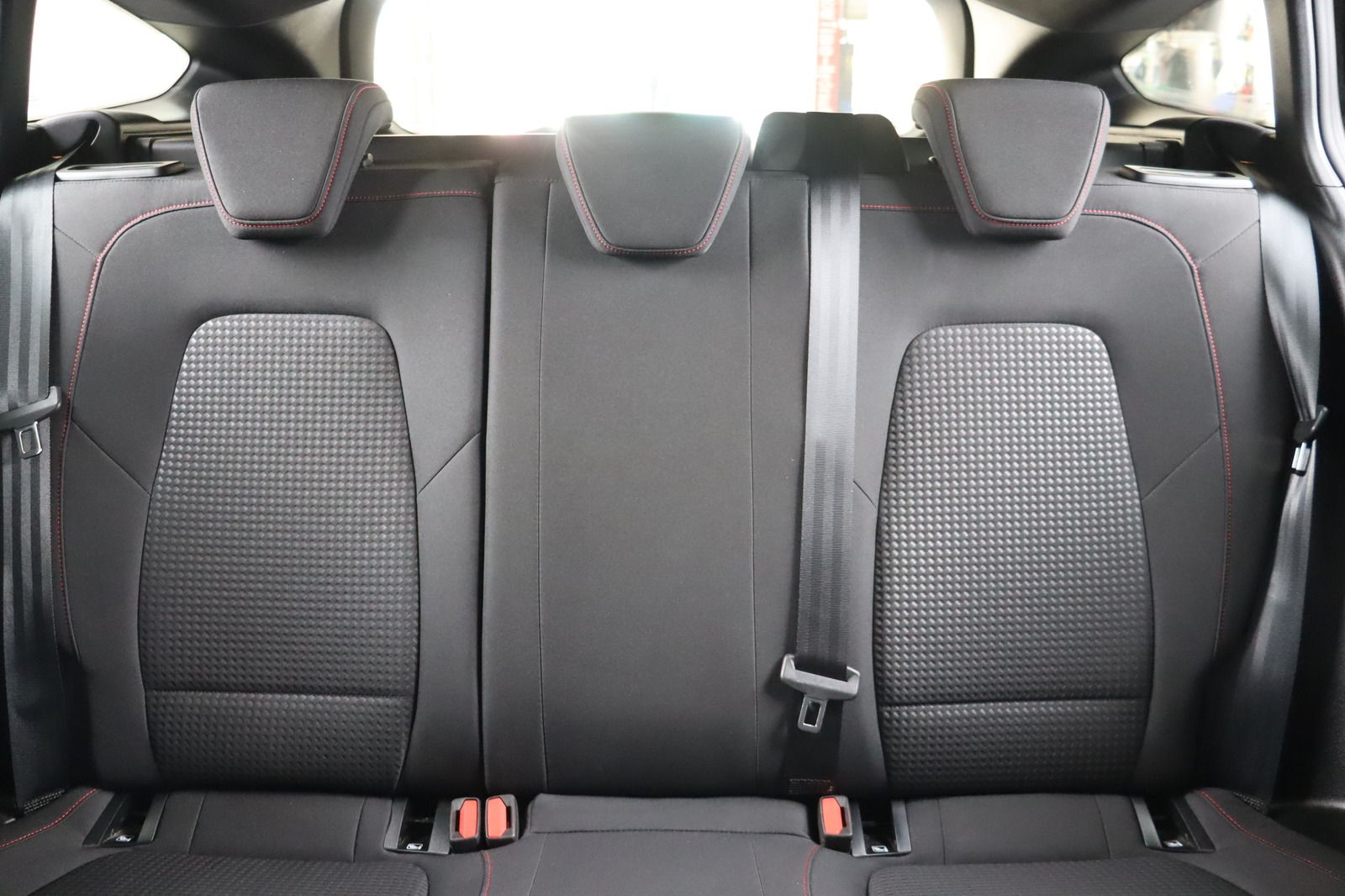 Fahrzeugabbildung Ford Focus St-Line * LED * Keyless * Navi * RFK
