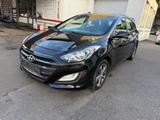 Hyundai i30 cw blue Trend - Hyundai Unfallwagen