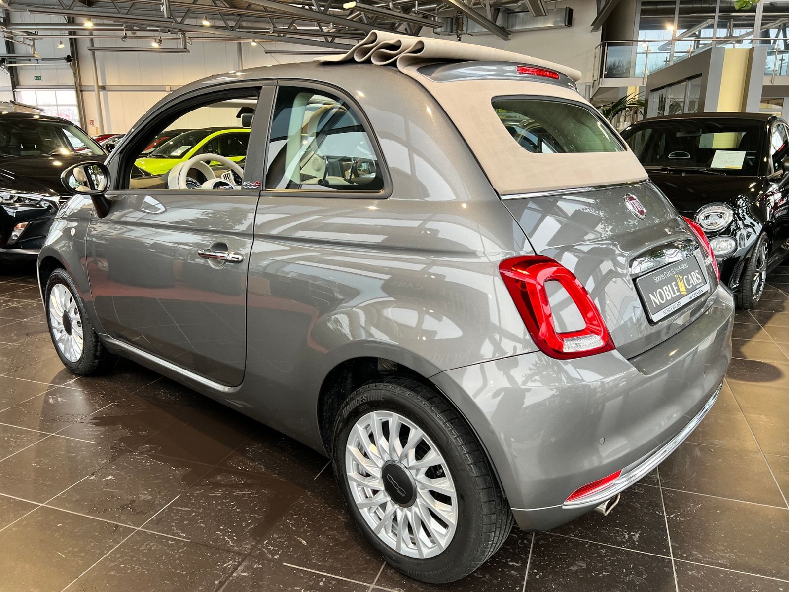 Fahrzeugabbildung Fiat 500C Cabrio Lounge KLIMA NAV GRA PDC ALU