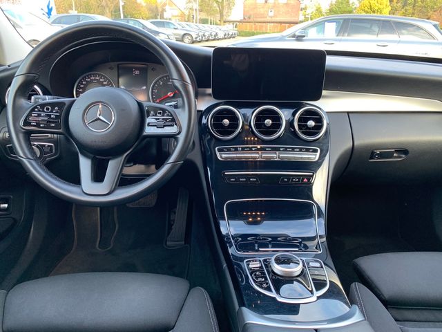 Fahrzeugabbildung Mercedes-Benz C 220 Td 4Matic+Avantgarde+LED+Navi+Kamera+Apple