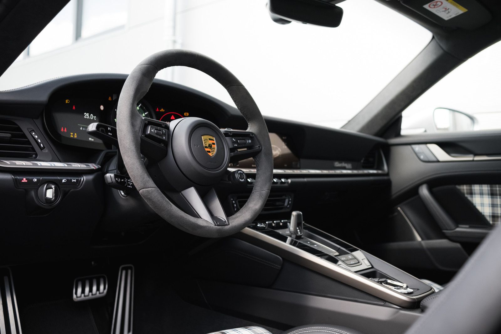 Fahrzeugabbildung Porsche 992/911 Turbo 50 Jahre-Burmester-Heritage-Inno