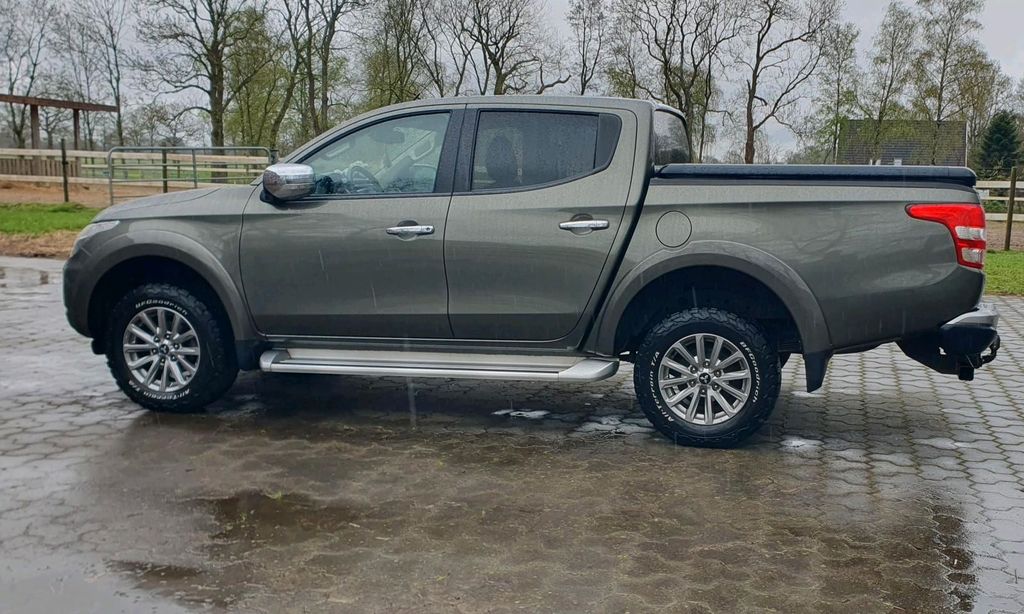 Image of Mitsubishi Pick-up
