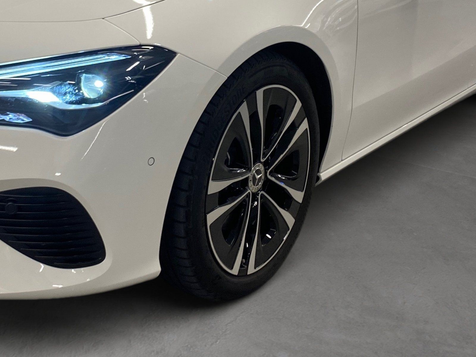 Fahrzeugabbildung Mercedes-Benz CLA 180 Progressive*Pano*AHK*Kamera*LED*CarPlay*