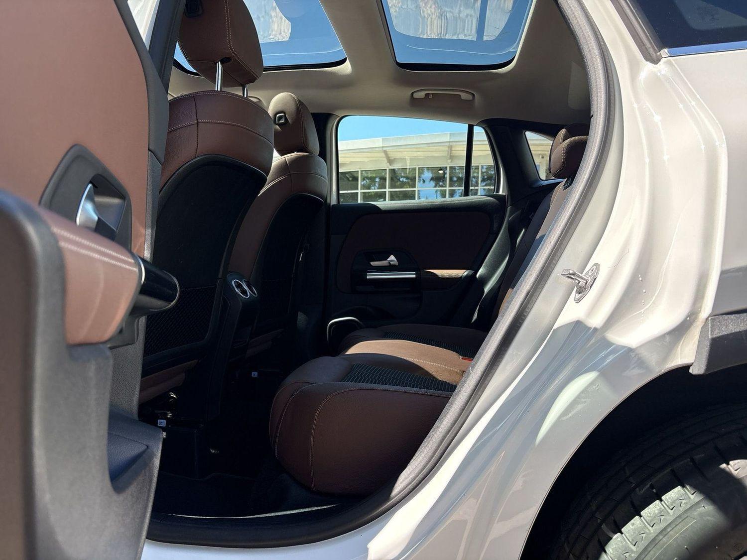 Mercedes-Benz GLA 8Fach PANO AHK ACC, миниатюра 12
