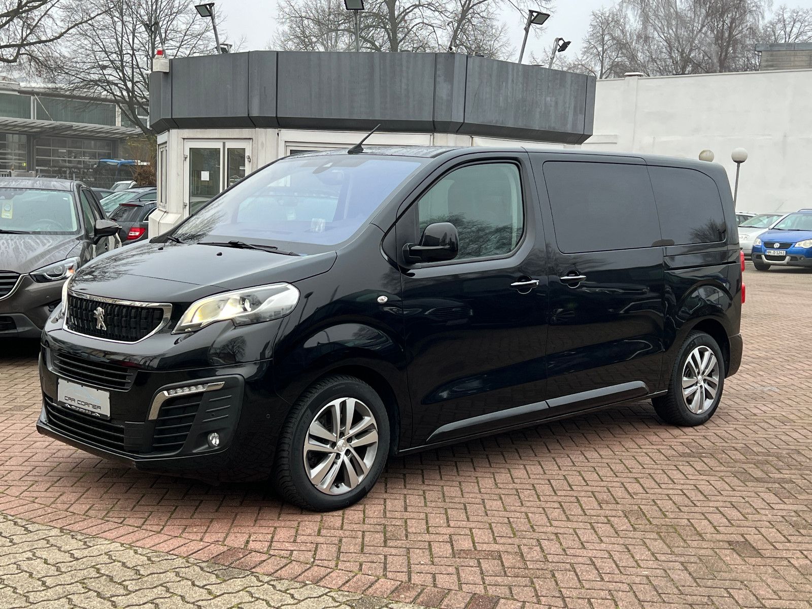 Fahrzeugabbildung Peugeot Traveller Business VIP L2 7-SITZER ABSOLUT VOLL