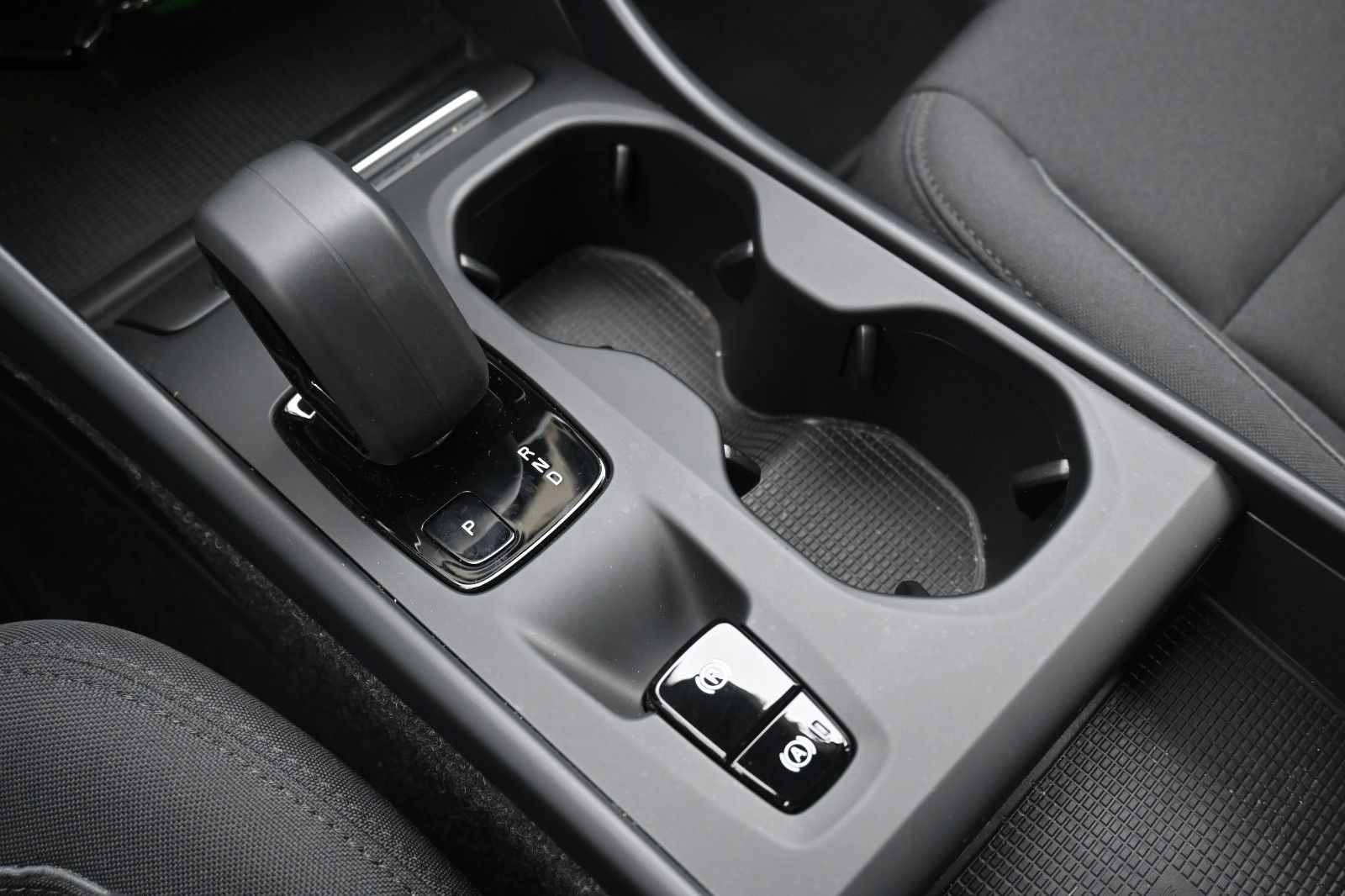 Fahrzeugabbildung Volvo XC40 T4 RC Inscription Expression*RFK*FSHZG*ACC