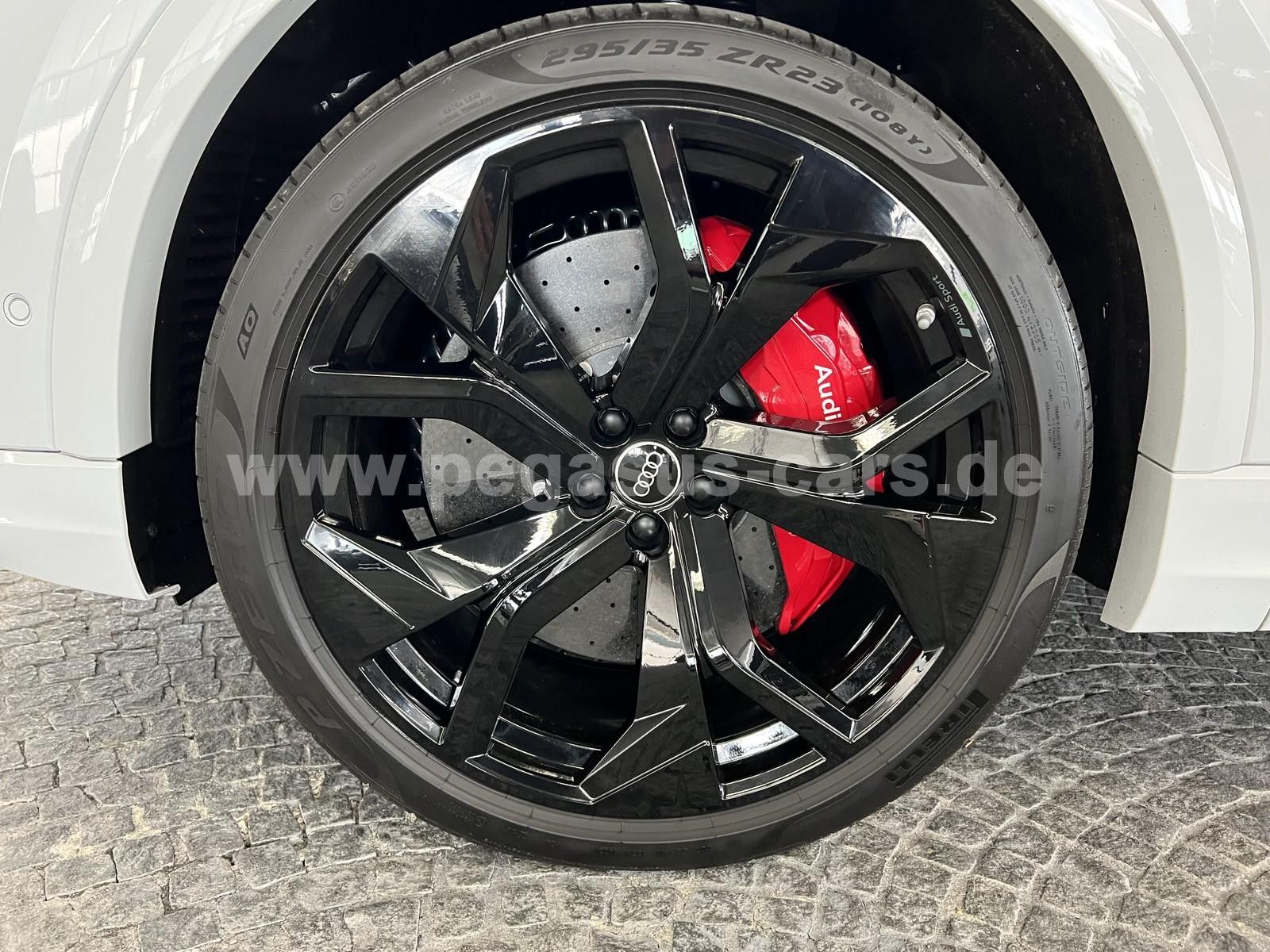AUDI RSQ8 - 11