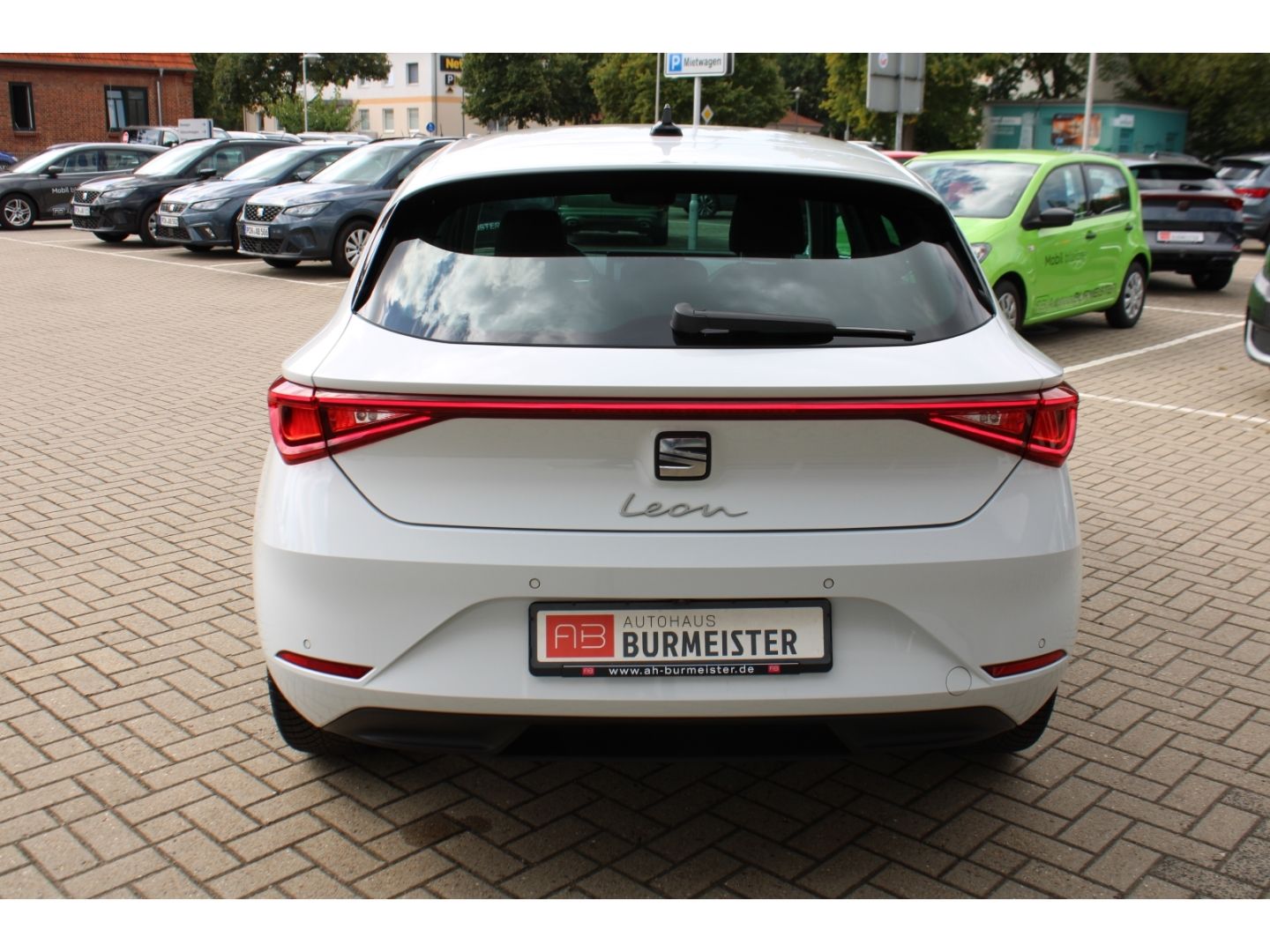 Fahrzeugabbildung SEAT Leon Xcellence DSG ACC LED TWA Full Link RFK GJR