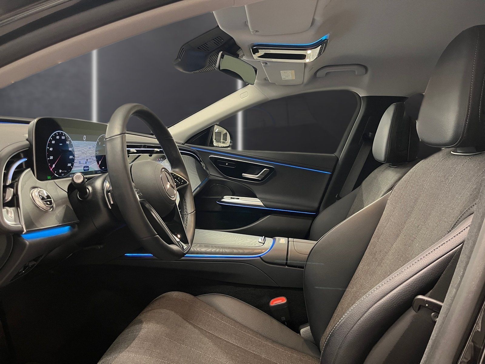 Fahrzeugabbildung Mercedes-Benz E 220 T d Avantgarde*LED*Kamera*Totwinkel*Distro