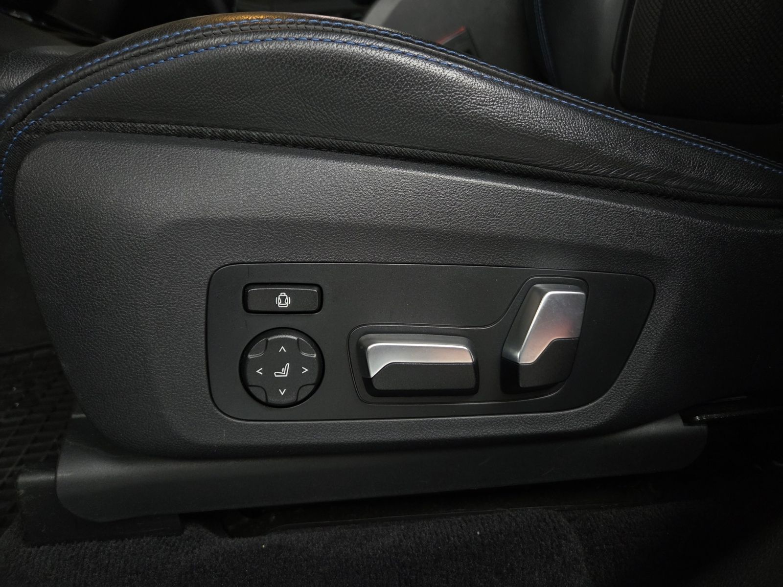 Fahrzeugabbildung BMW X3 M40d AHK xDrive LED NAV PDC SHZ