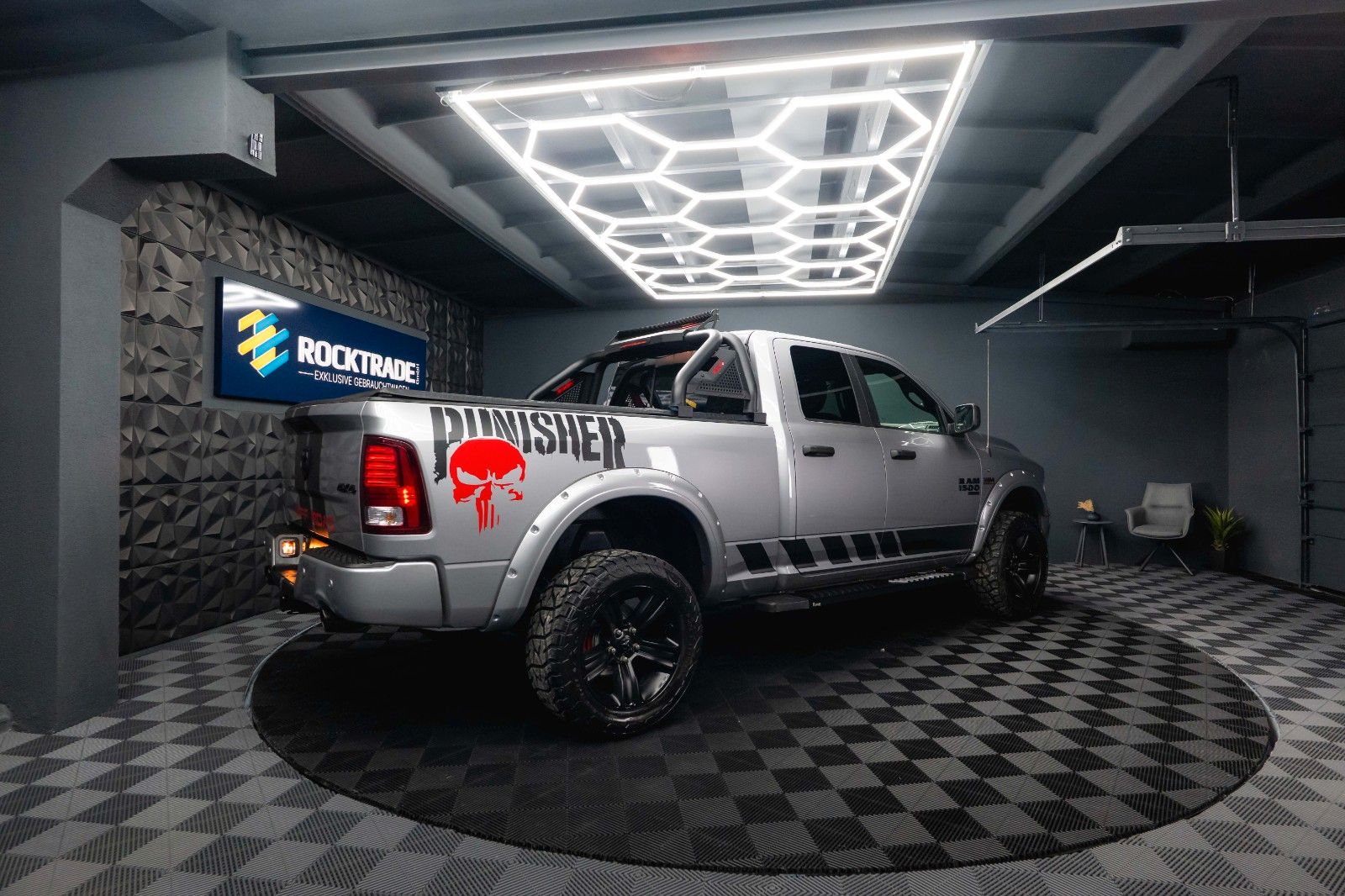 Fahrzeugabbildung Dodge RAM 5.7 V8 HEMI 4x4 OFFROAD Night LONGBED *19%*