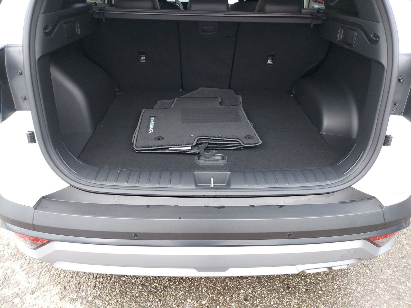 Fahrzeugabbildung Hyundai Tucson Hybrid 215 PS Trend 2WD Navi el. Heckkl.