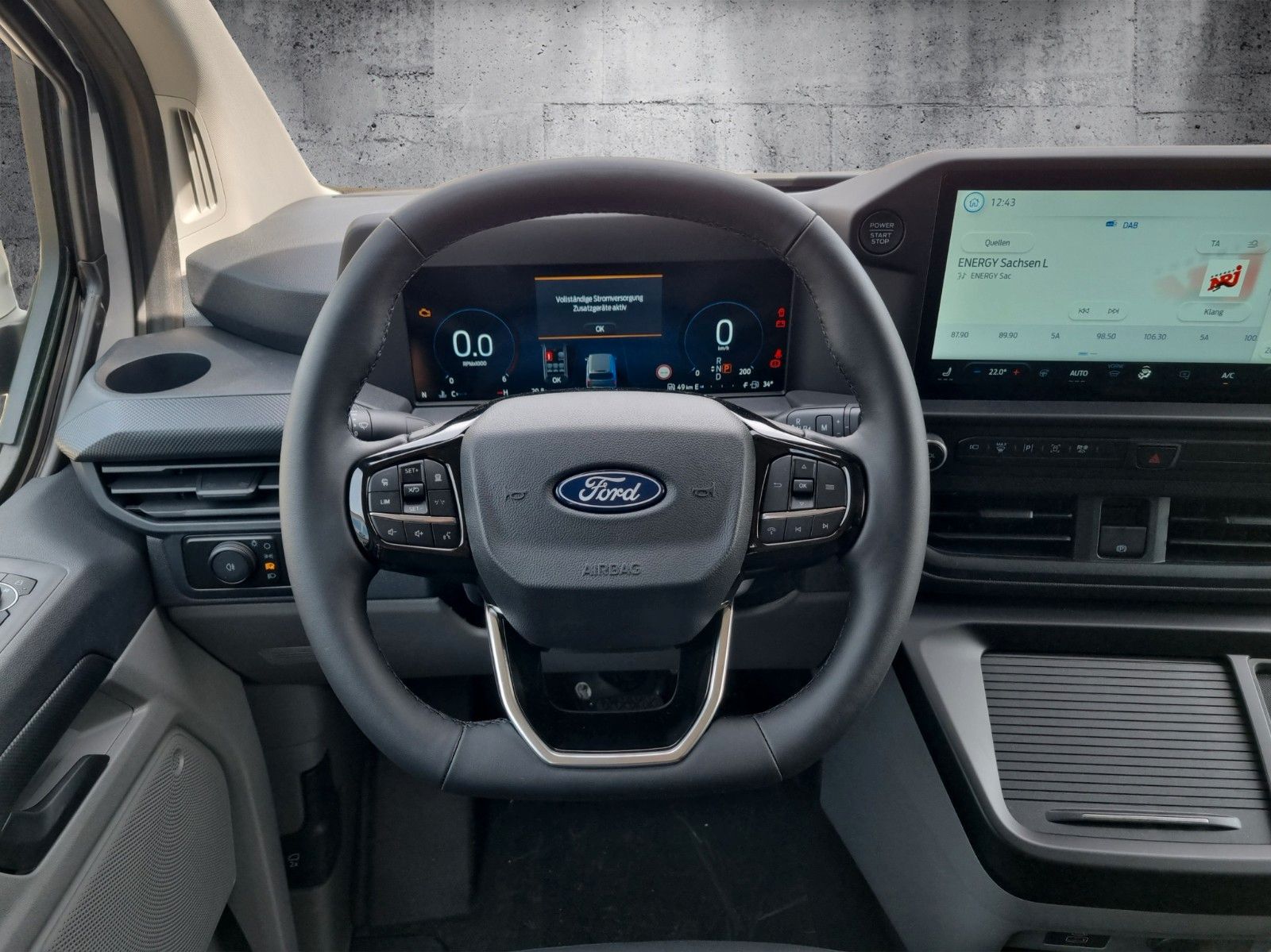 Fahrzeugabbildung Ford Transit Custom Kasten 320 L2 Trail Doppelkabine