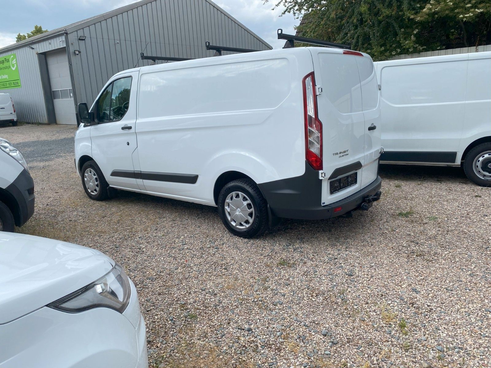 Fahrzeugabbildung Ford TransitCustomKasten270 L1 TrendAHKRegale,61563Km