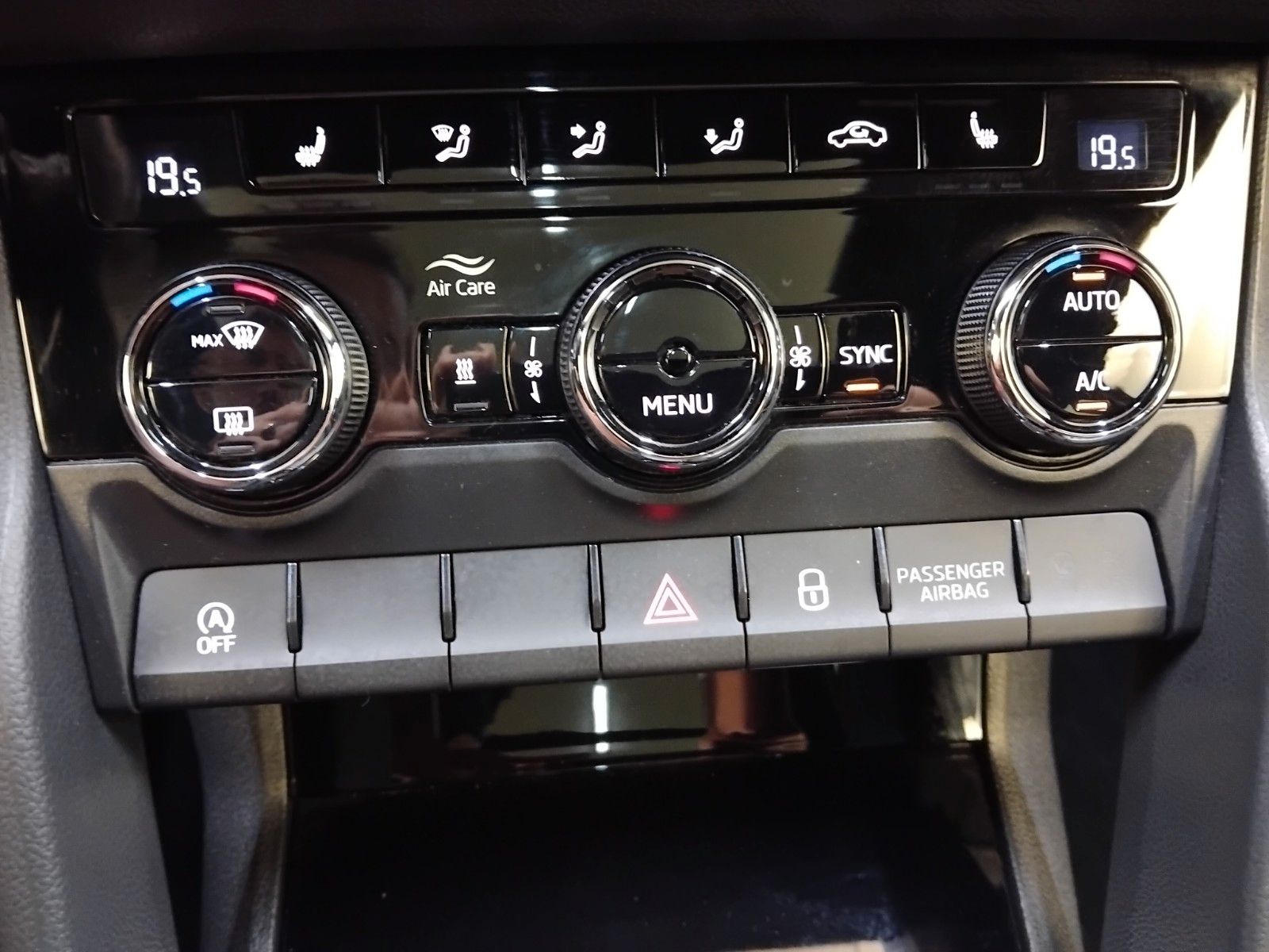 Skoda Karoq (06/2026, Benzin)
