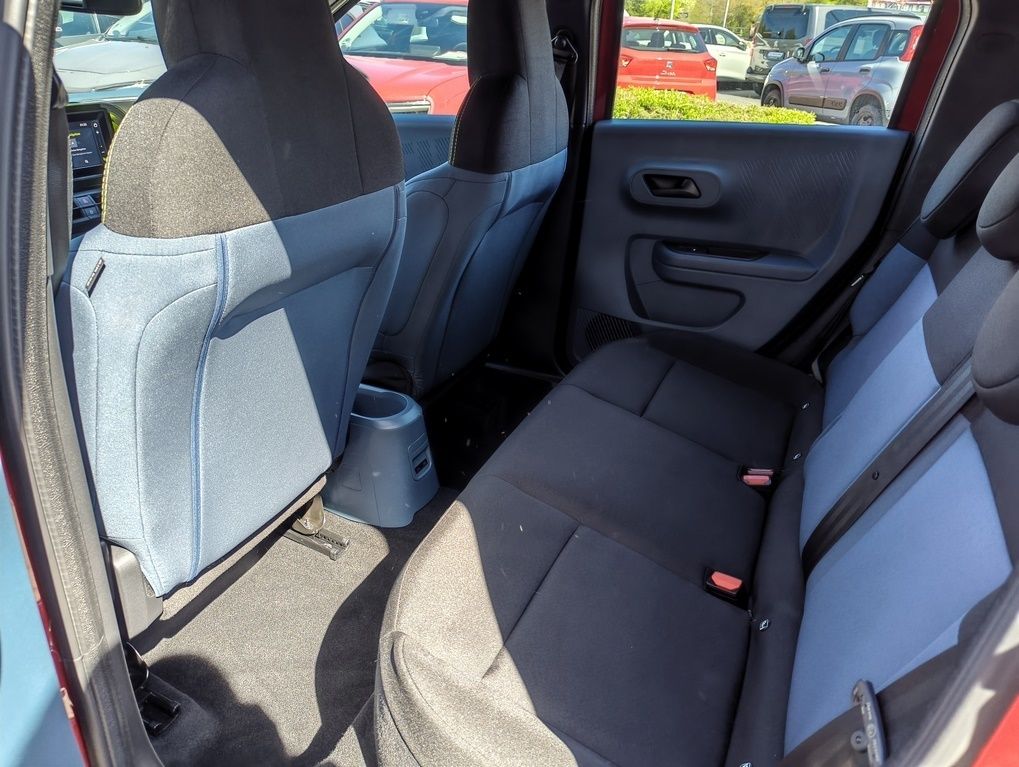 Fahrzeugabbildung Fiat Grande Panda ICON Hybrid 1.2 eDCT