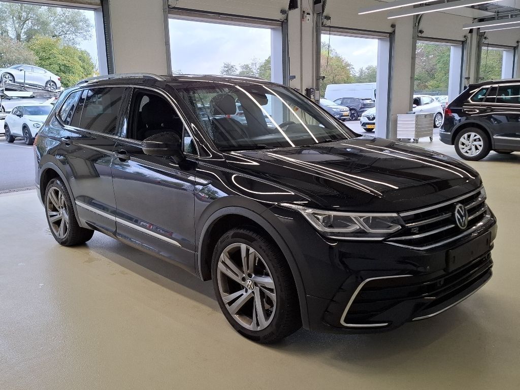 Volkswagen Tiguan Allspace R-Line 4Motion*IQ LIGHT*7 SEATS