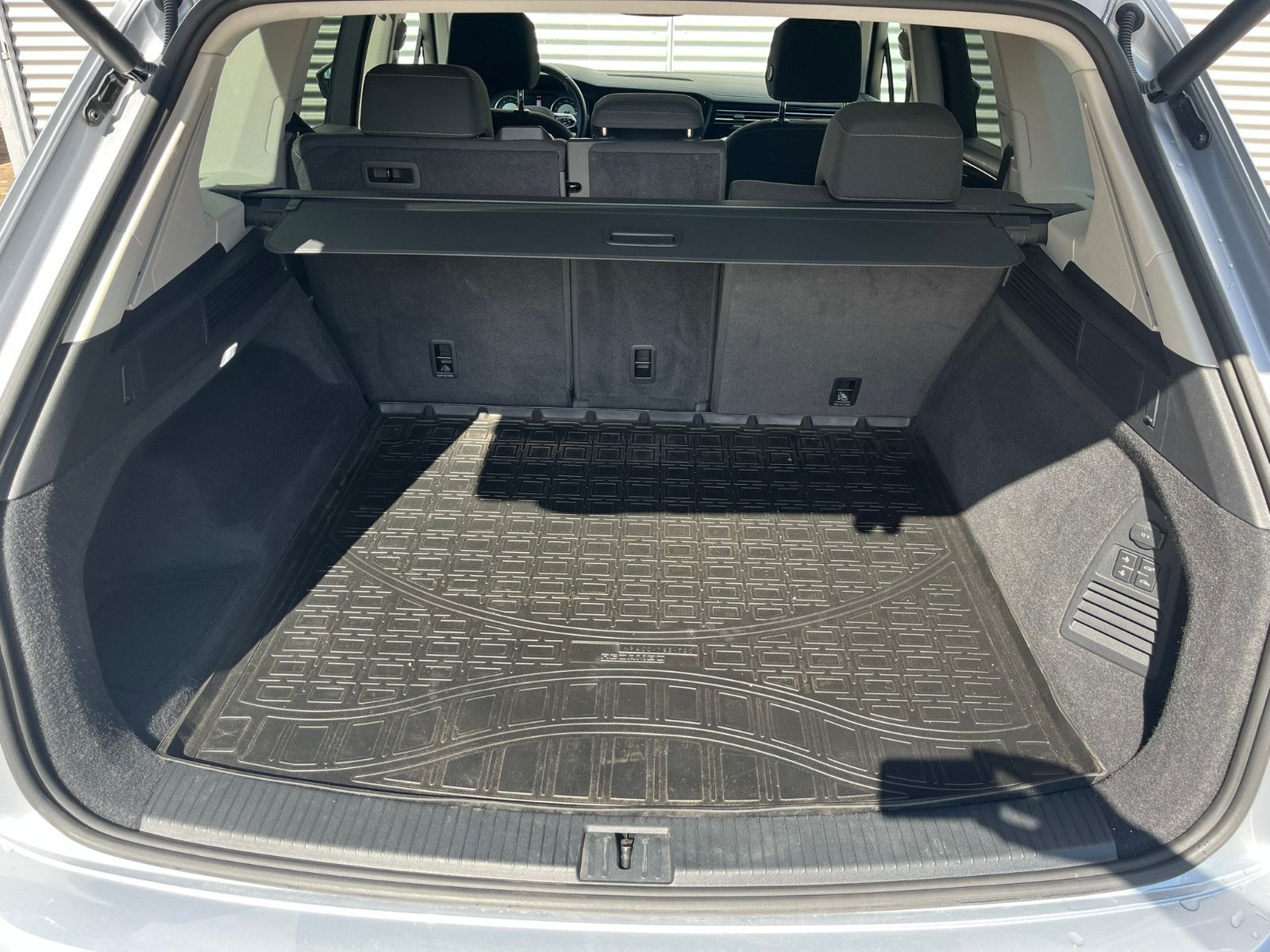 Fahrzeugabbildung Volkswagen Touareg Basis 4Motion
