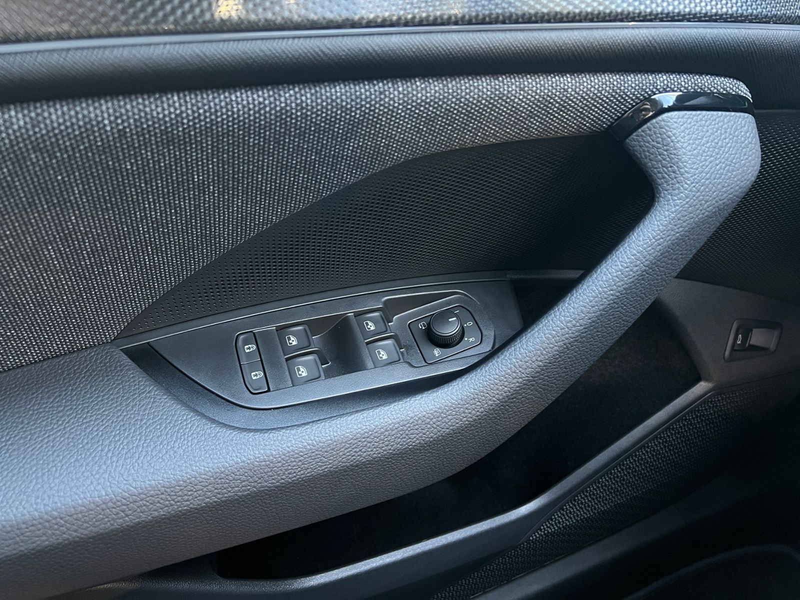 Fahrzeugabbildung SKODA Kodiaq Selection 2.0 TDI DSG *LED,AHK,Navi,Winte