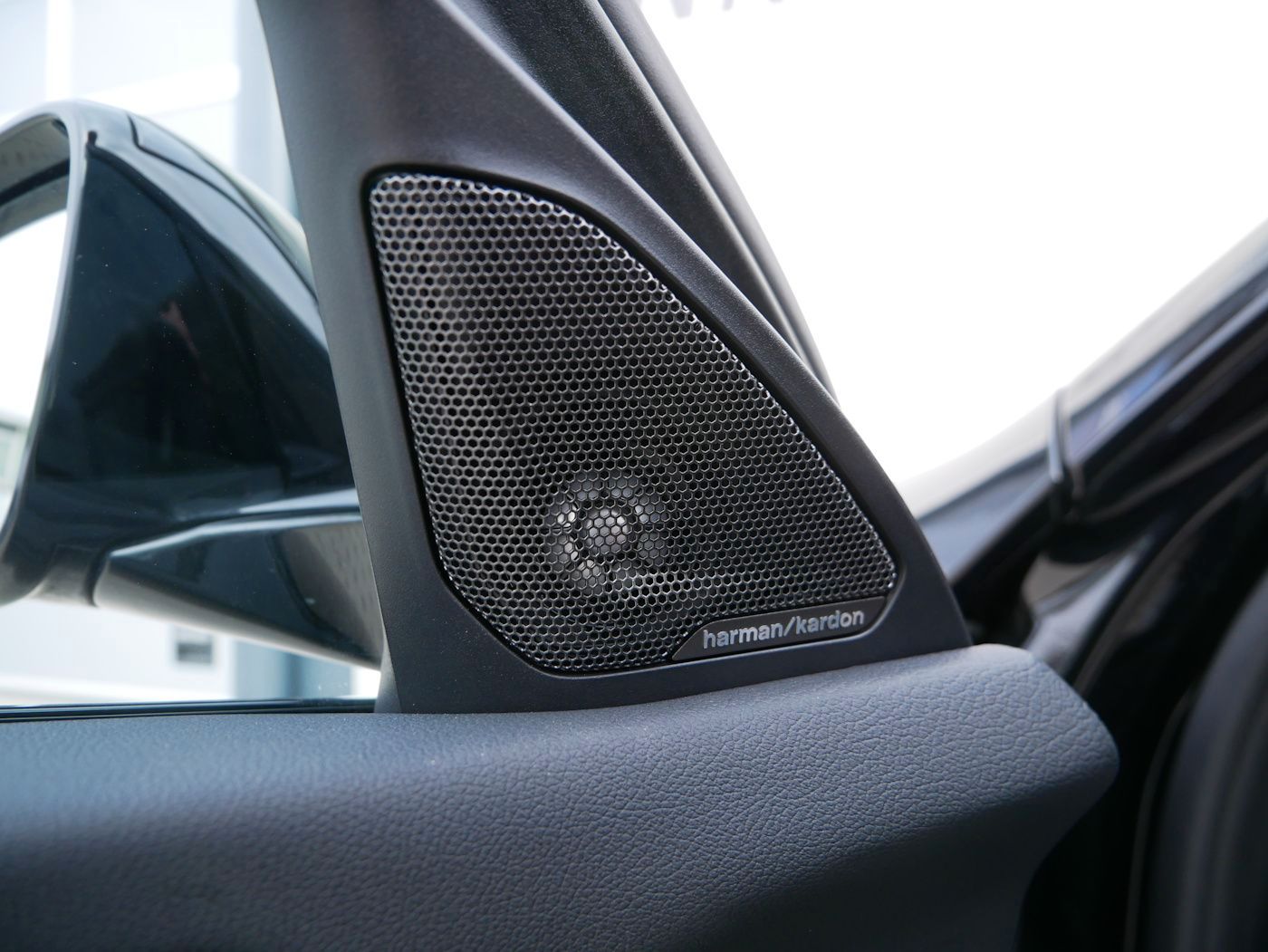 Fahrzeugabbildung BMW 120i 2.0 Sport Line DSG ACC NAVI PDC SHZ+LHZ ALU