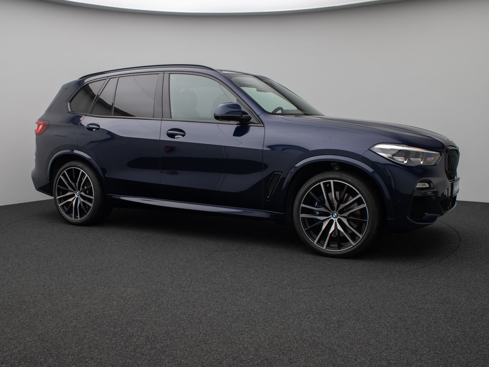 Fahrzeugabbildung BMW X5 M50i Panorama 360° DAB H/K AHK Komfort 22Zoll