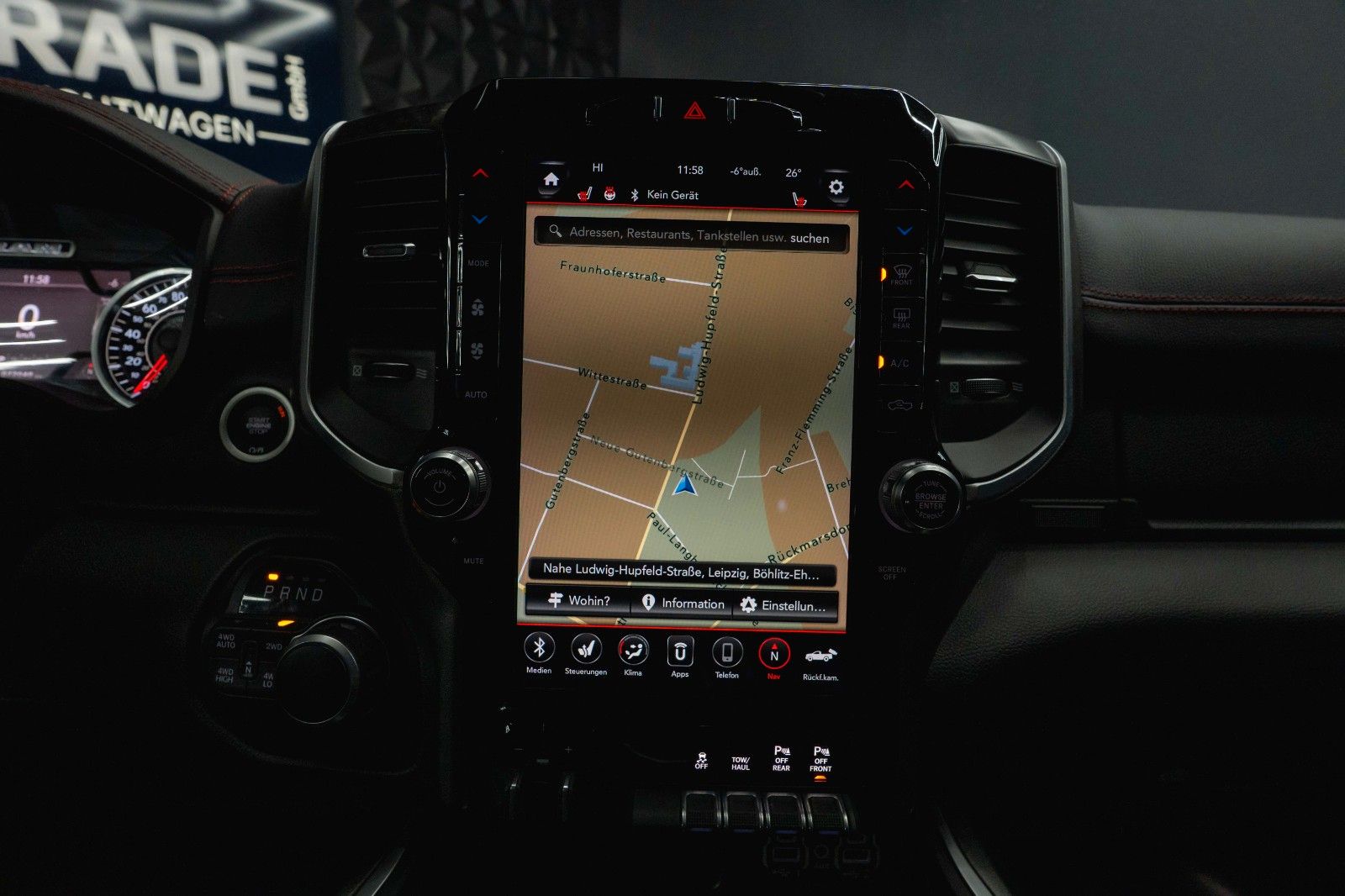 Fahrzeugabbildung Dodge RAM 5.7 V8 HEMI 4x4 OFFROAD Night-Edition *Pano*