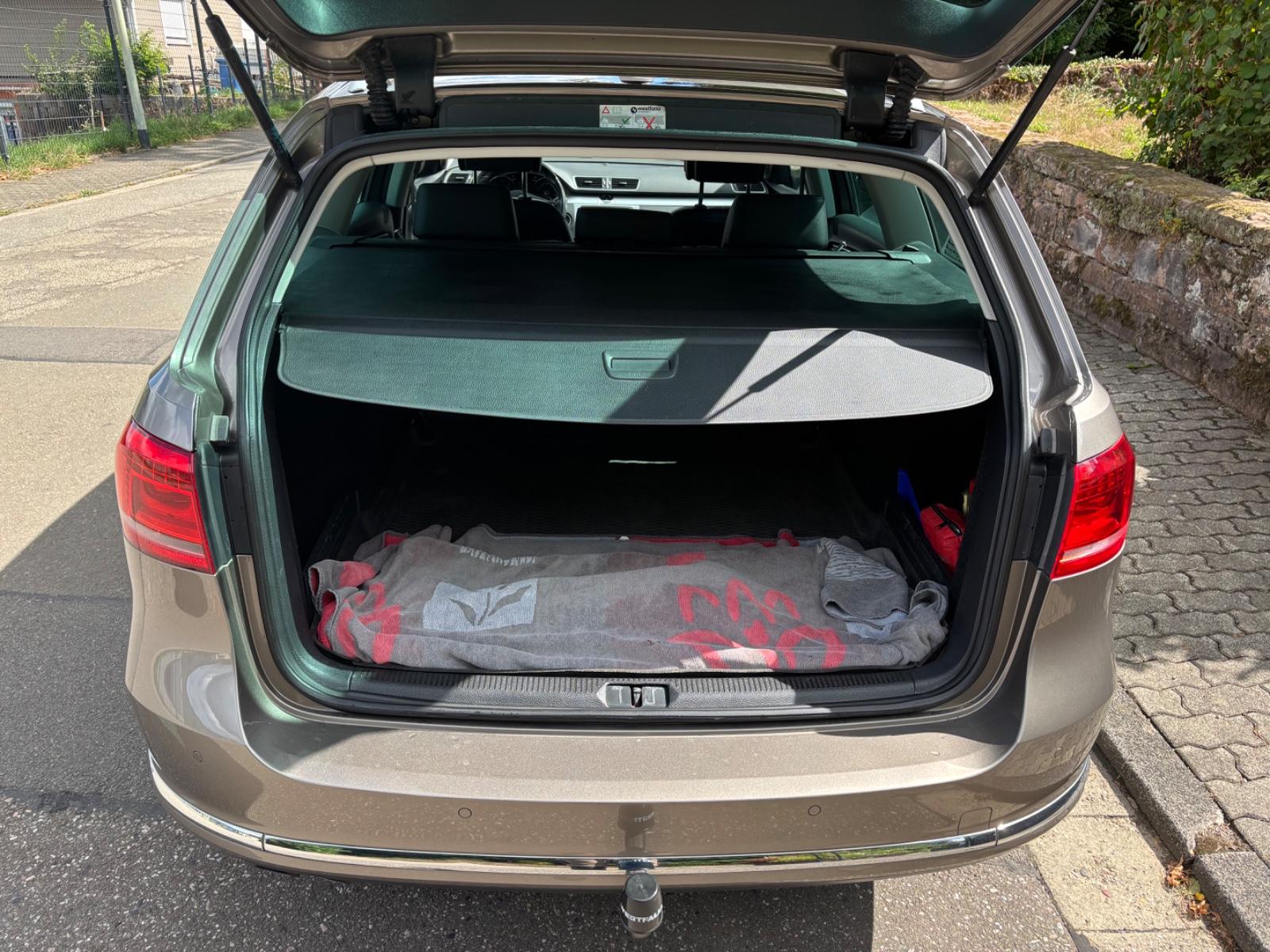 Volkswagen Passat 2012 — photo 13