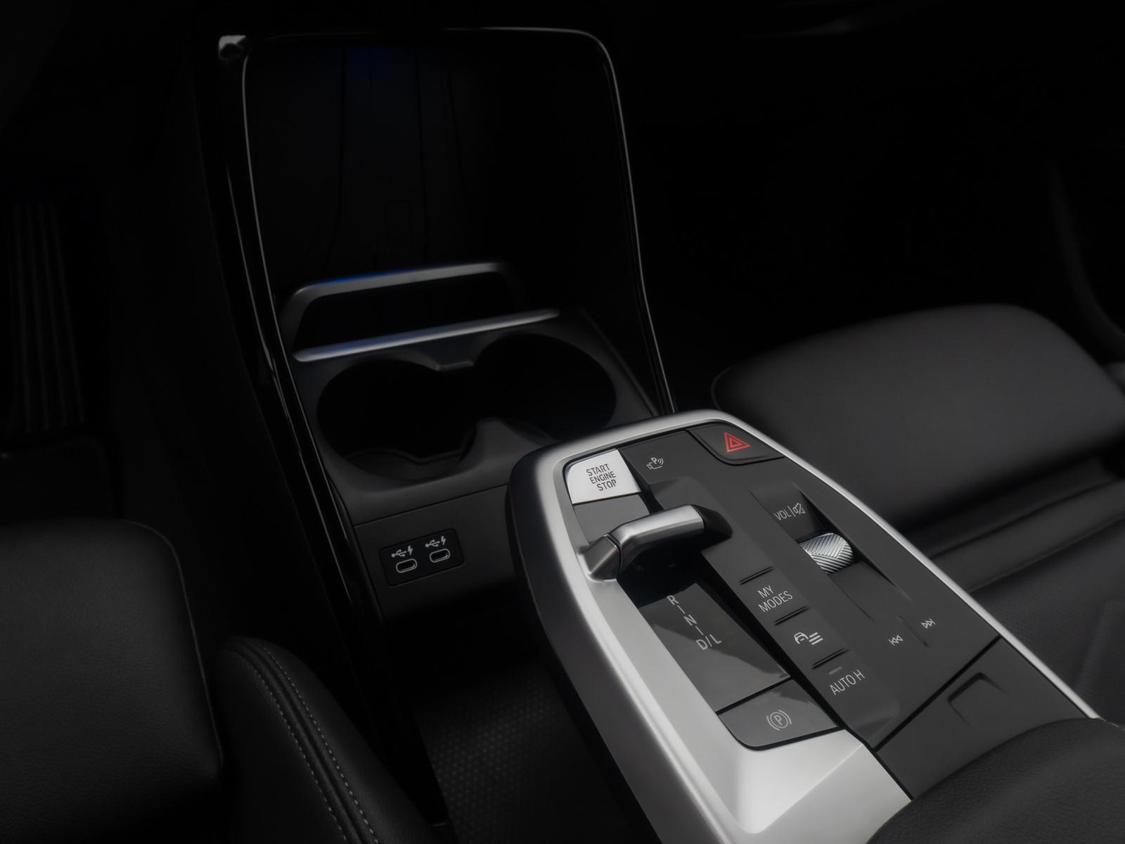 BMW 220 Active Tourer 220i Active Tourer Sport HUD 360° AHK DAB Leder, миниатюра 23