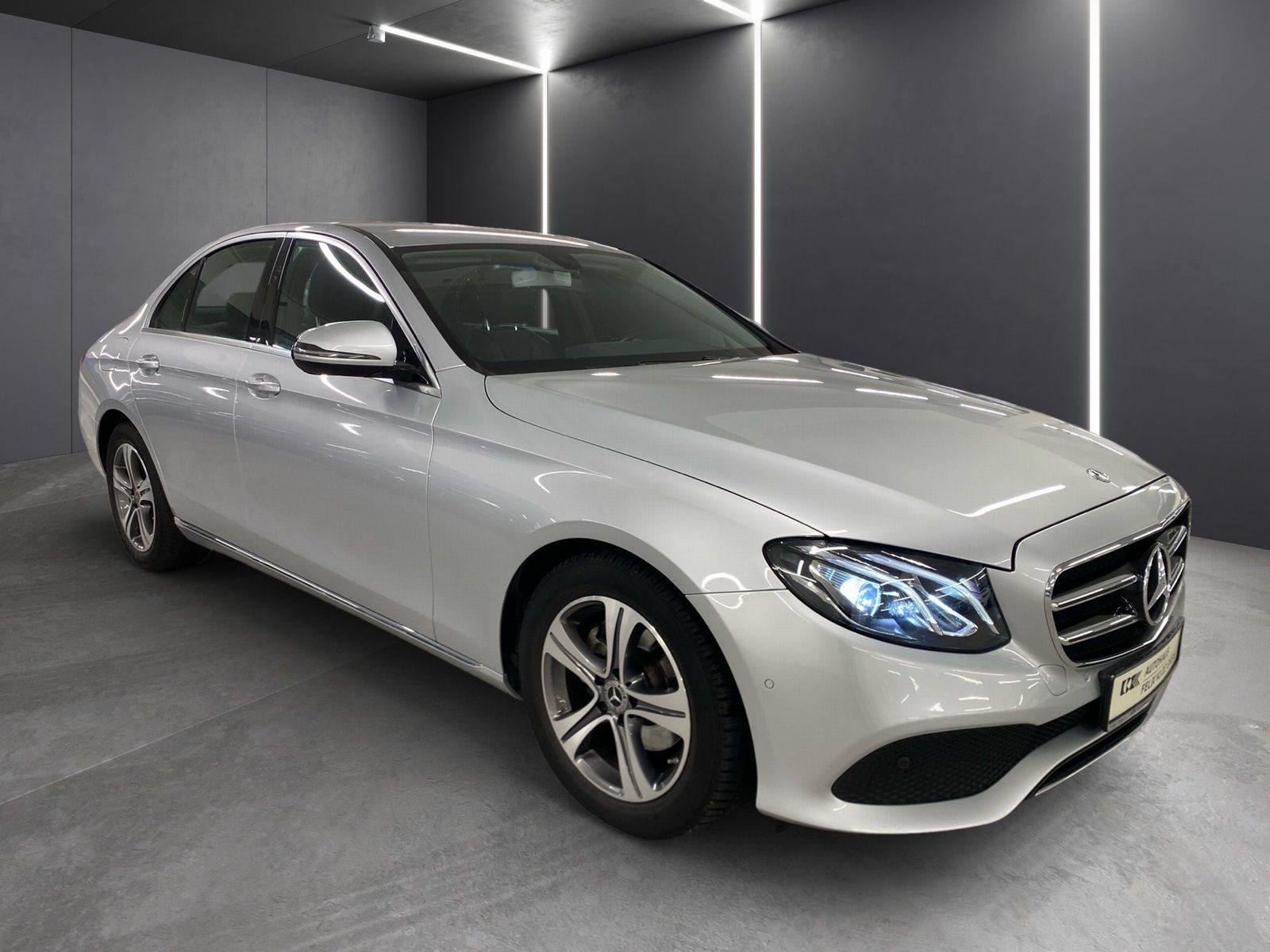 Fahrzeugabbildung Mercedes-Benz E 200 d Avantgarde*AHK*LED*Totwinkel*Navi*Kamera