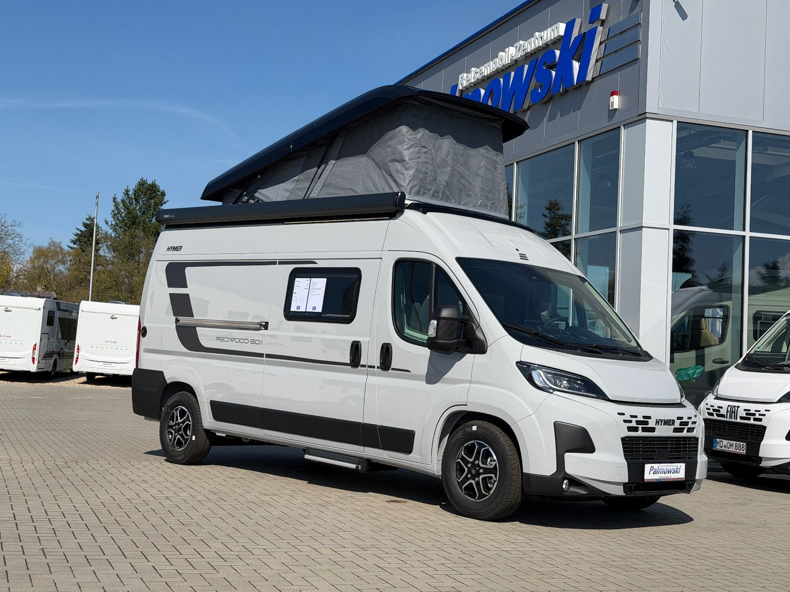 Fahrzeugabbildung HYMER / ERIBA / HYMERCAR Redwood 601 - Voll - 6.871€ sparen!