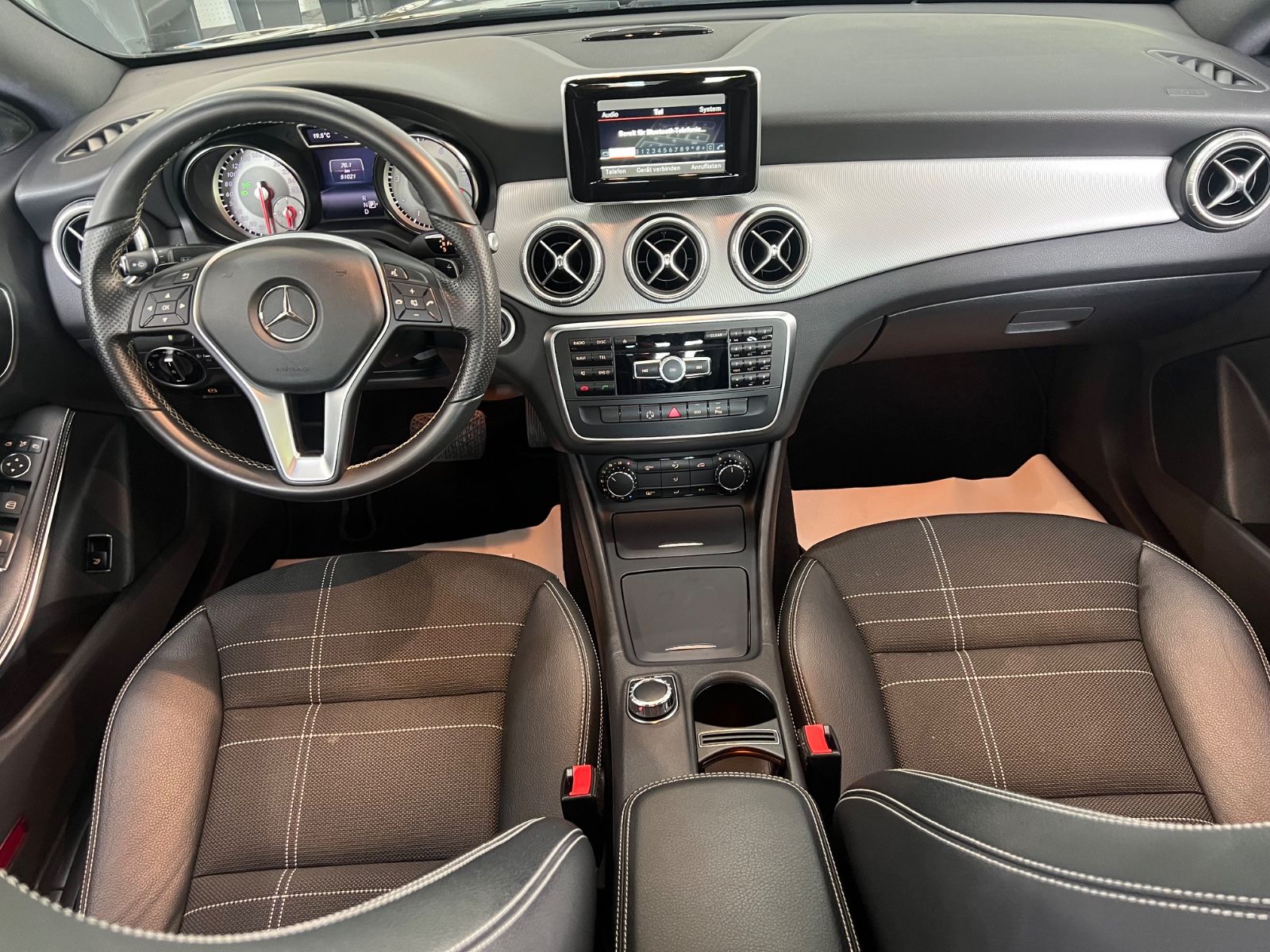 Fahrzeugabbildung Mercedes-Benz CLA 200 Sport* NUR 51.021Km* 2.HAND* SPORT LINE