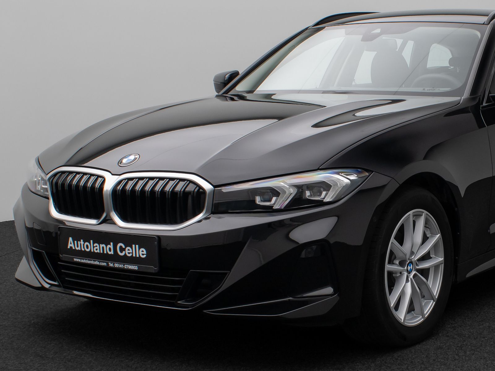 Fahrzeugabbildung BMW 318i Kamera DAB Widscreen Sportlenkrad Alarm LED