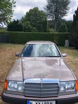Mercedes-Benz E 200  Mercedes-Benz H-Zulassung Original Zustan - gebrauchte Mercedes-Benz E 200 aus dem Jahr 1993