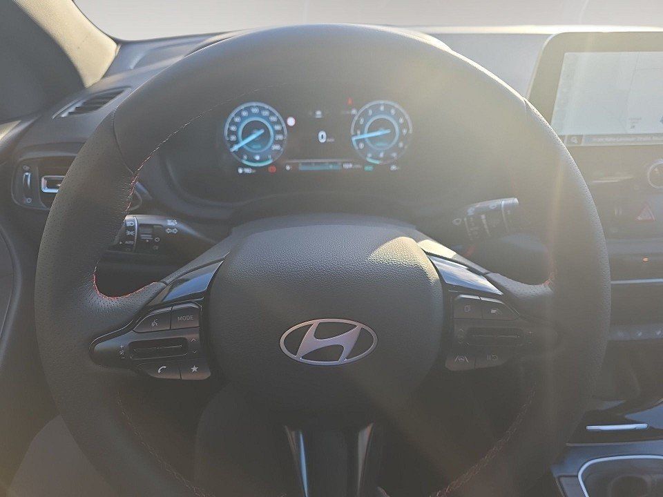 Fahrzeugabbildung Hyundai i30 1.5T 140PS N LINE Sitz Pano
