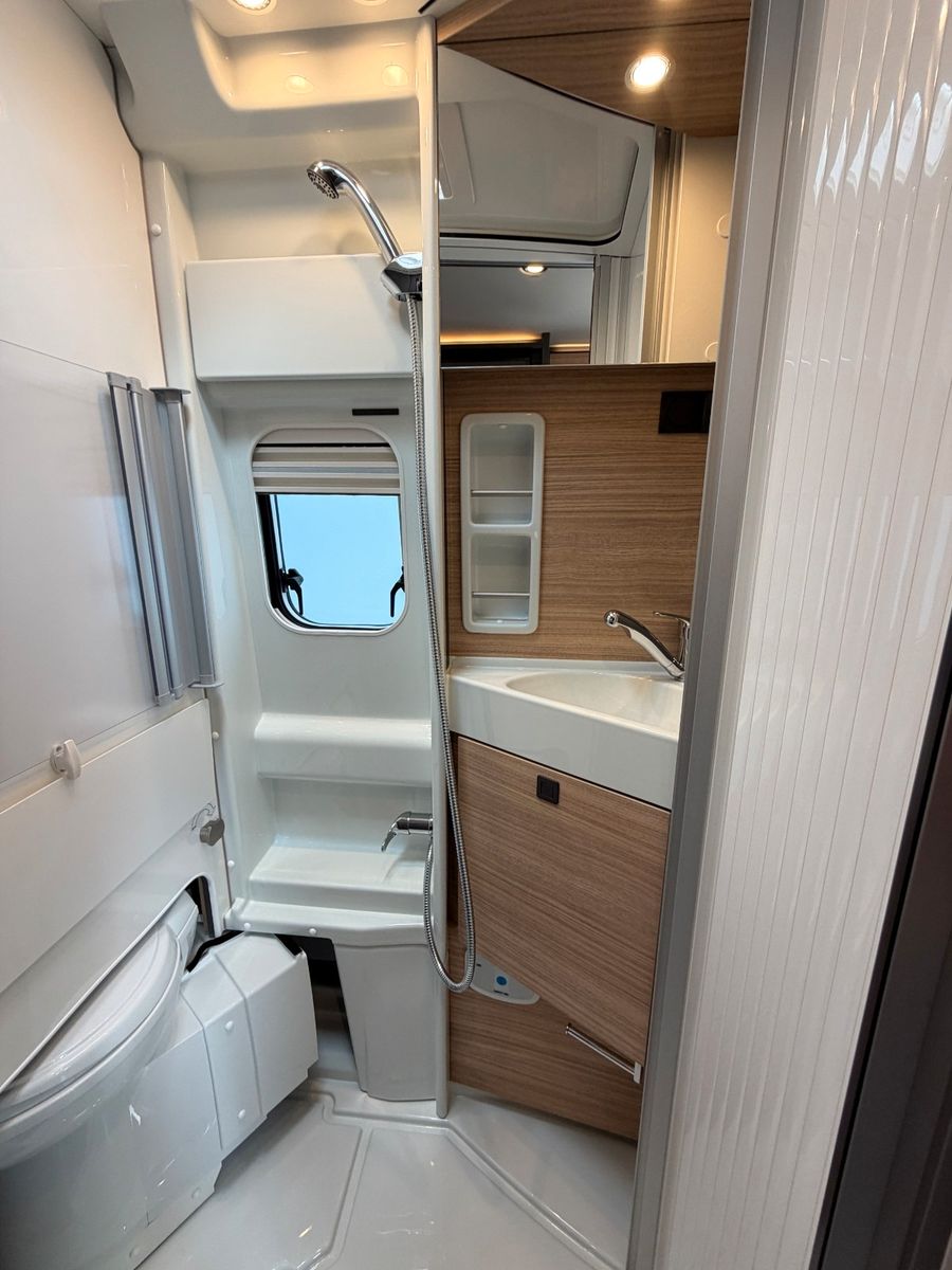 Fahrzeugabbildung Malibu Van charming GT skyview 640 LE