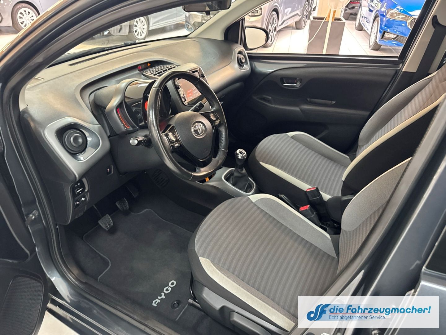 Fahrzeugabbildung Toyota Aygo X-Play Connect ACC Apple CarPlay Android Au